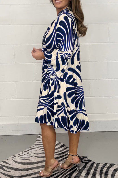 Classic Vintage Dress with a Flattering Fit