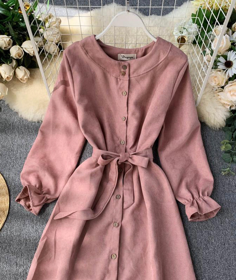 Classic Vintage Dress with a Flattering Fit