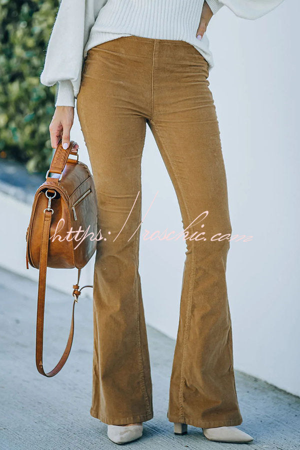 Effortlessly Elegant Pants with a Timeless Design