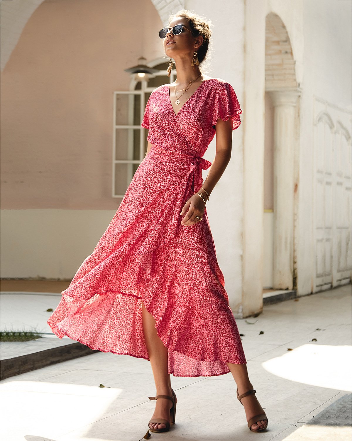 Beautifully Finished Dress in a Timeless Design