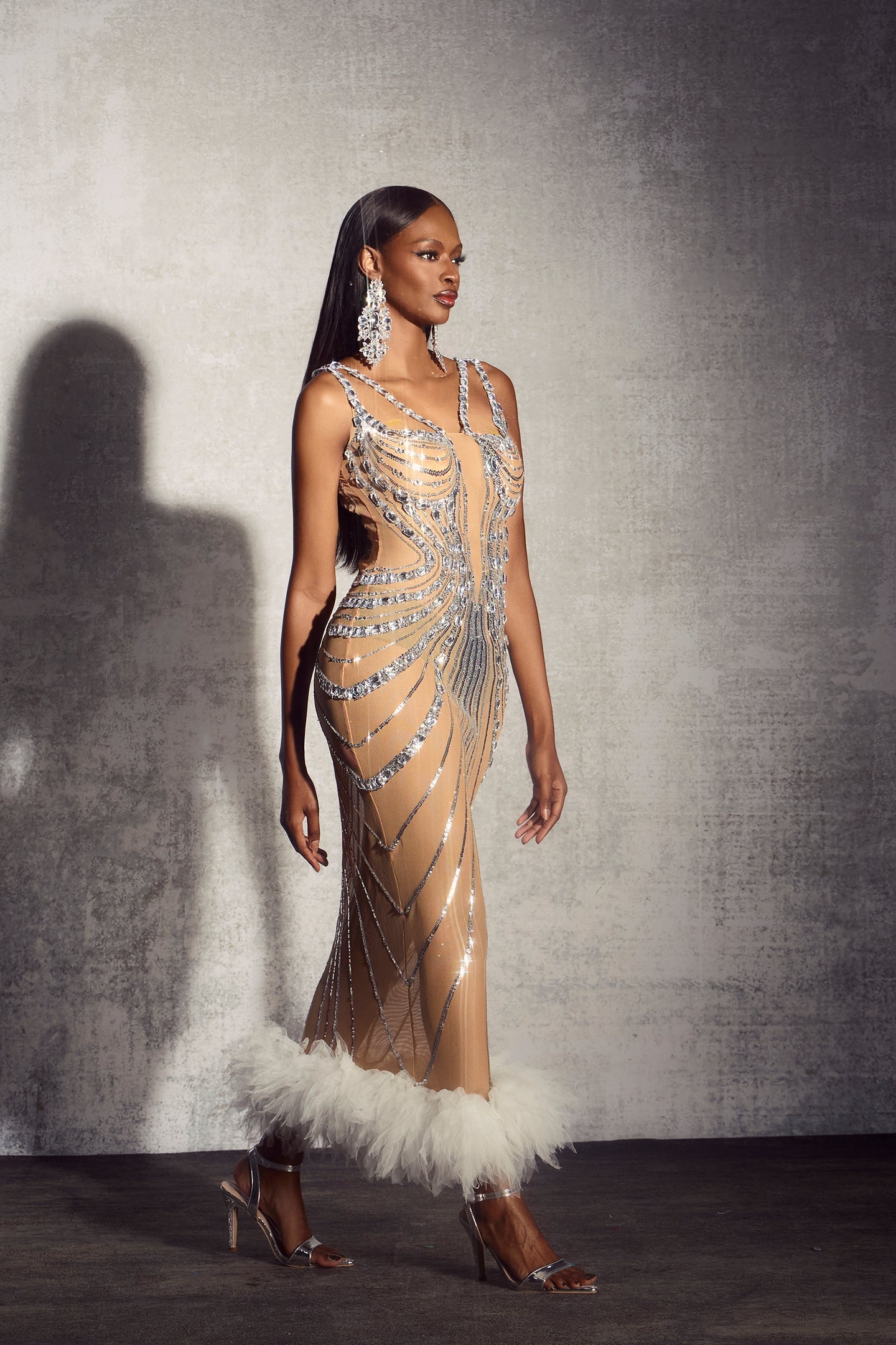 Beautifully Finished Dress in a Timeless Design