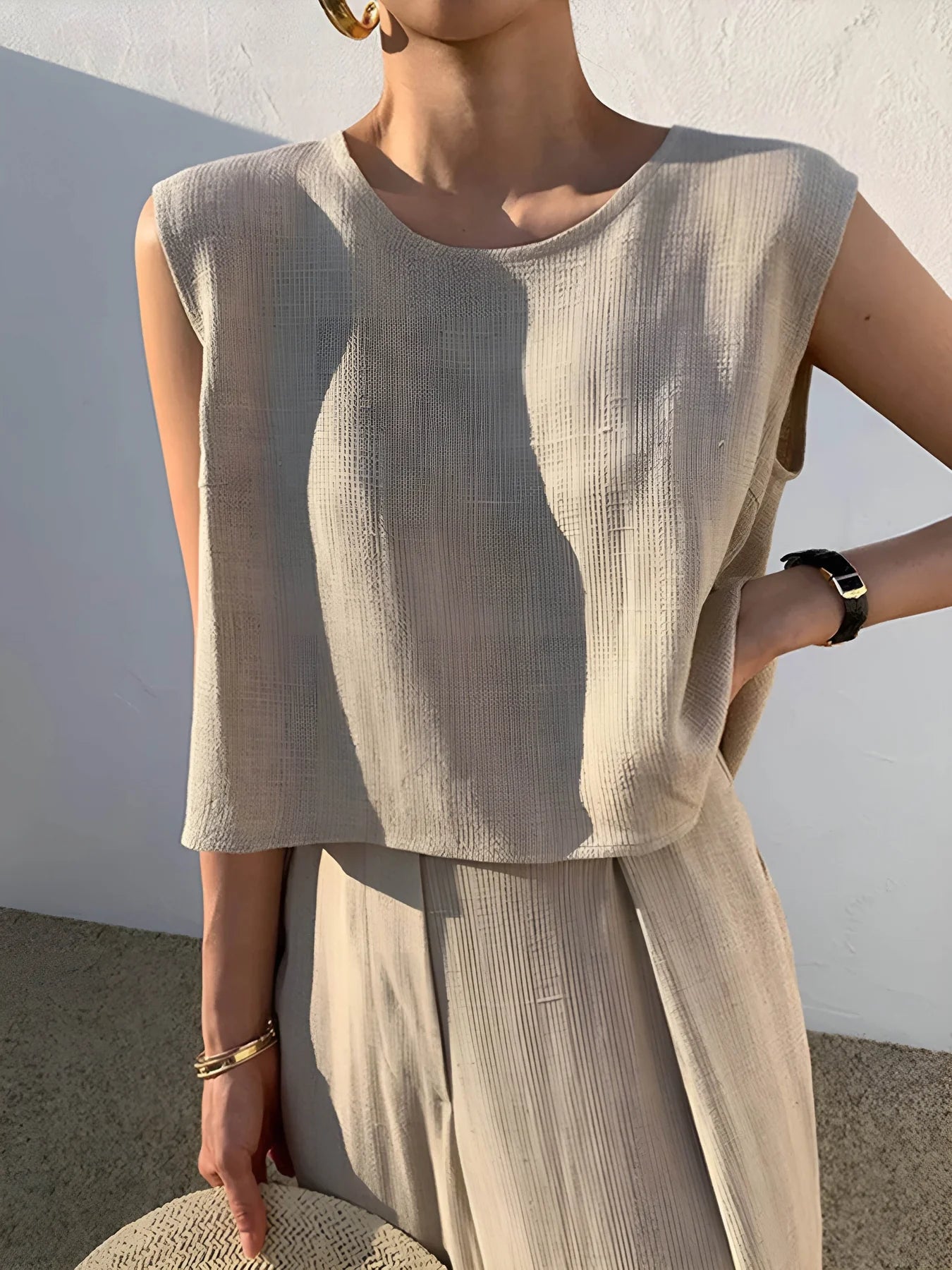 Well Tailored Pants with a Graceful Silhouette