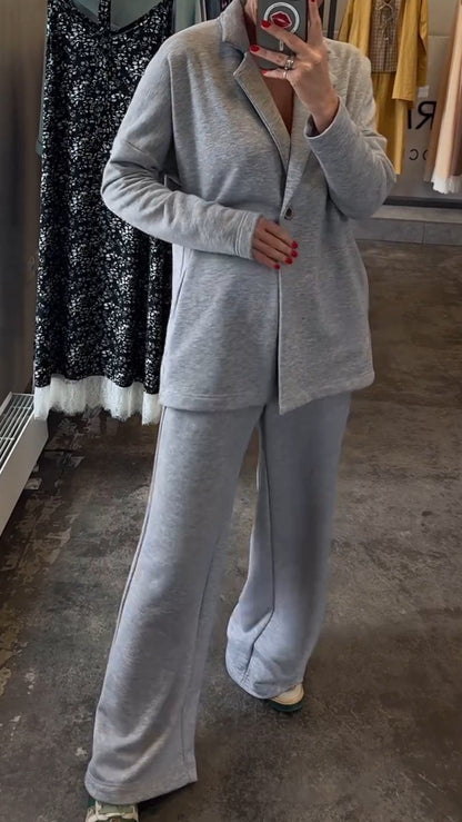 Well Tailored Pants with a Graceful Silhouette
