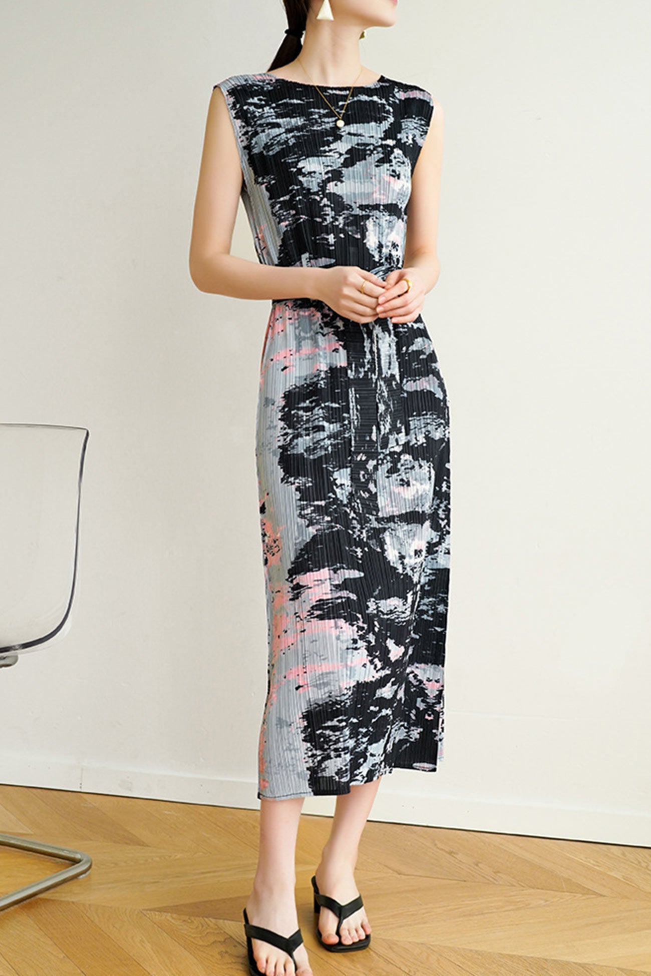 Classic Vintage Dress with a Flattering Fit