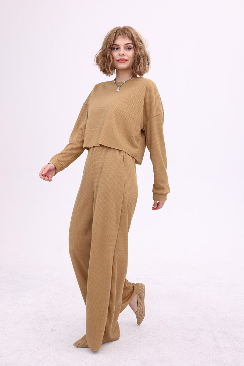 Well Tailored Pullover with a Graceful Silhouette