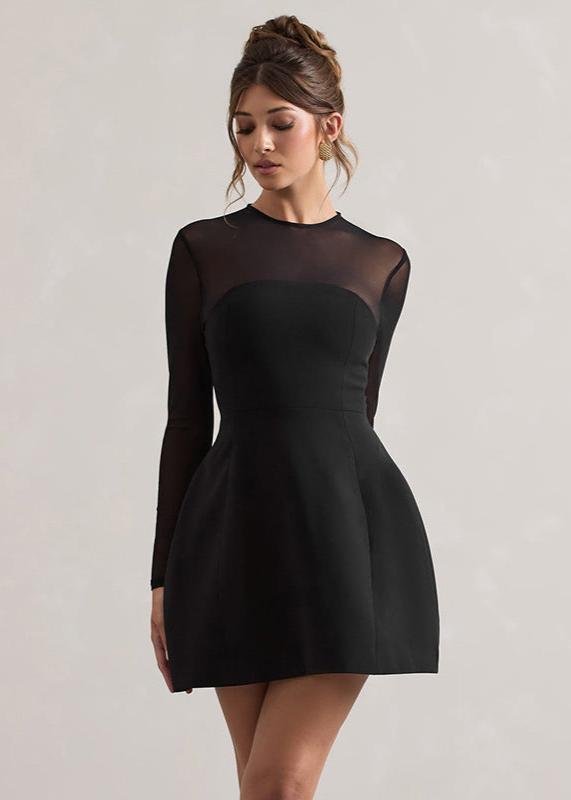 Well Tailored Dress with a Graceful Silhouette