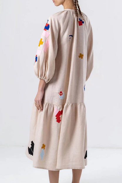 Effortlessly Elegant Dress with a Timeless Design
