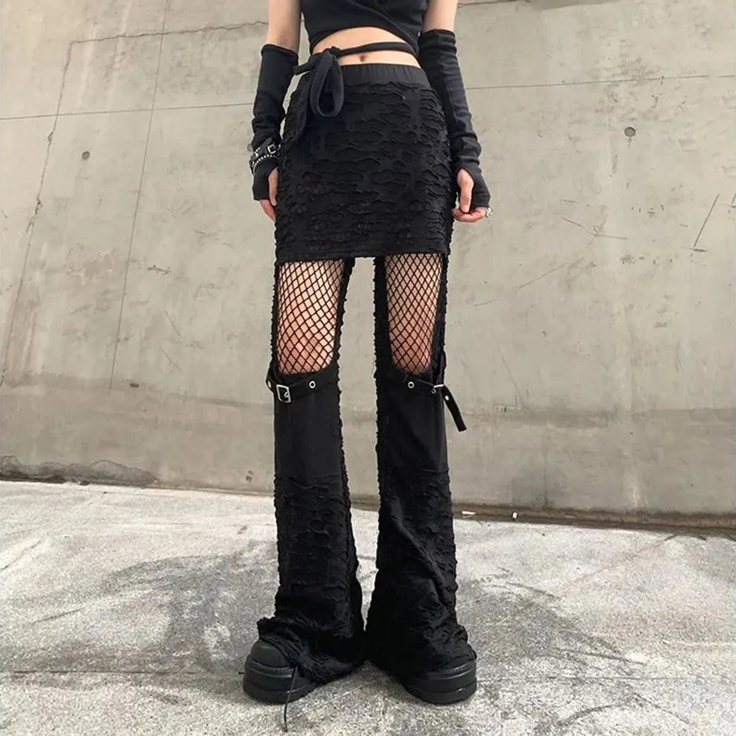 Effortlessly Elegant Pants with a Timeless Design