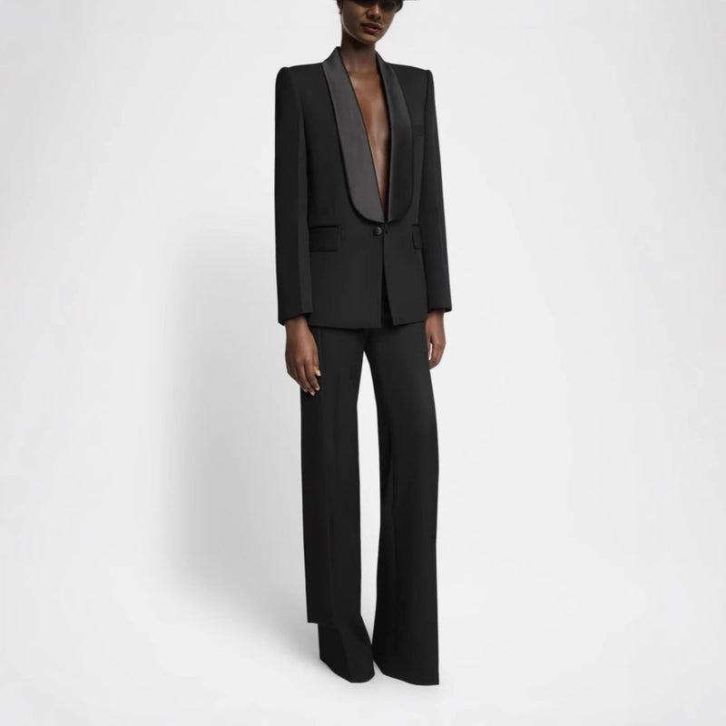Gracefully Styled Coat for Any Occasion