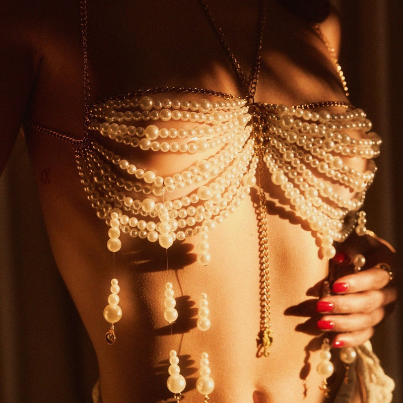 Classic Pearl Necklace with Timeless Appeal