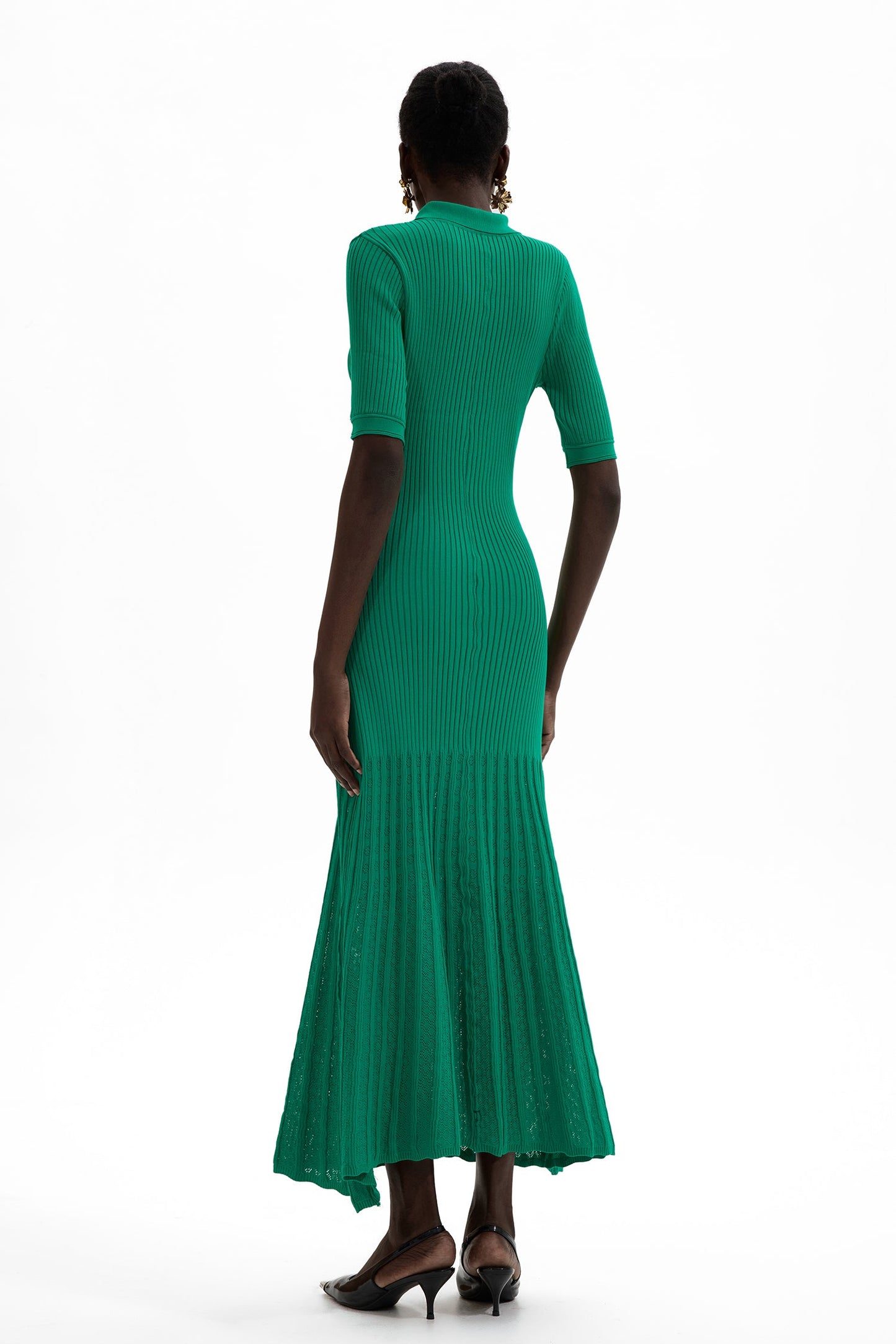 Beautifully Crafted Dress in a Classic Style