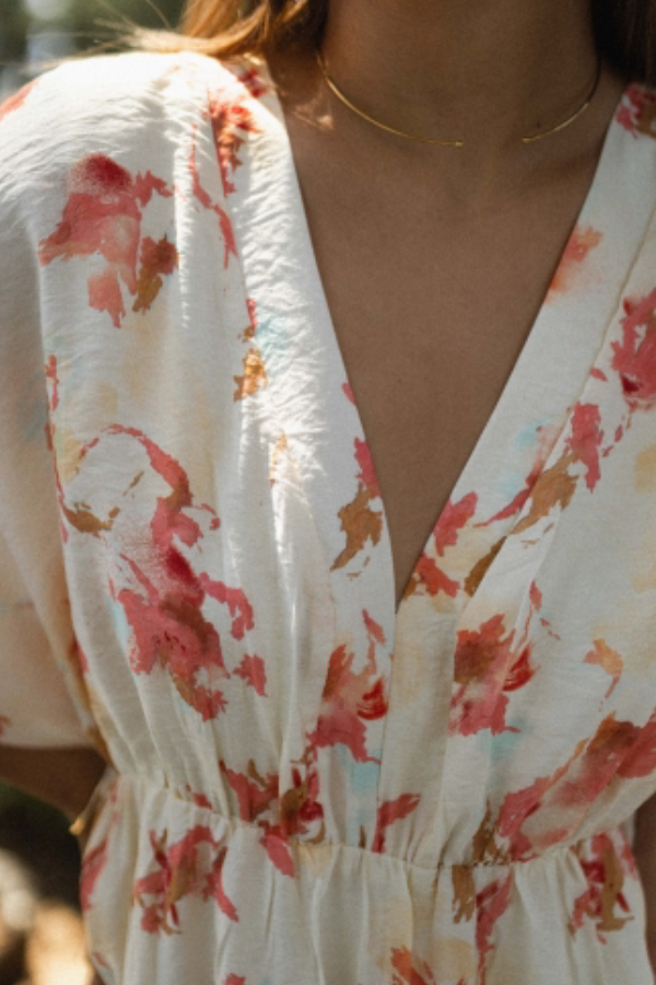Well Tailored Dress with a Graceful Silhouette