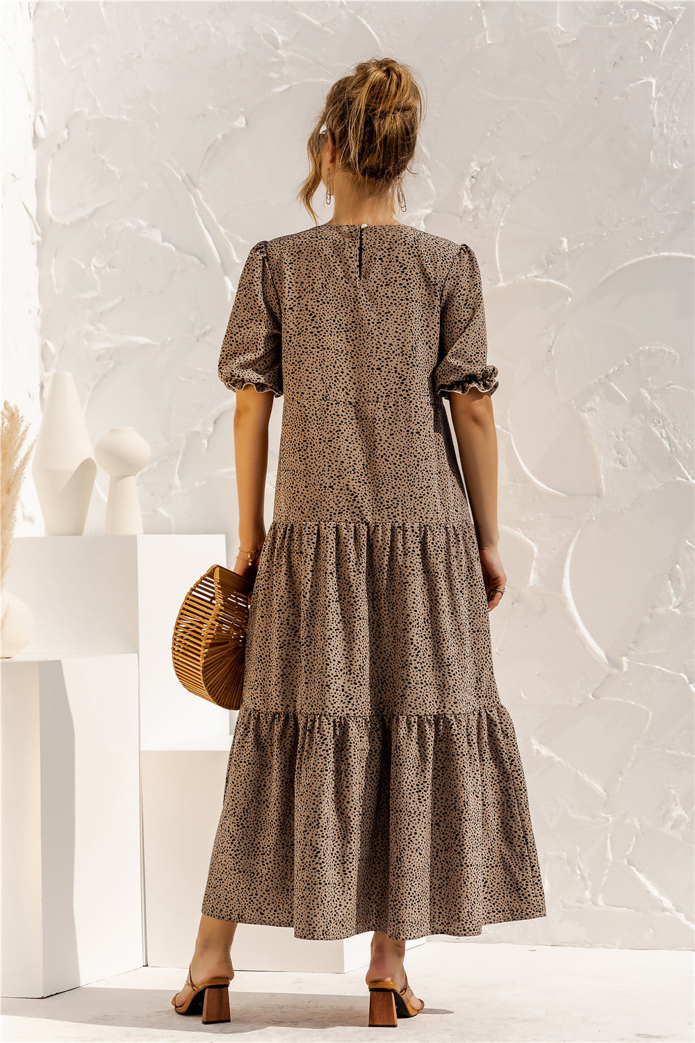 Well Tailored Dress with a Graceful Silhouette