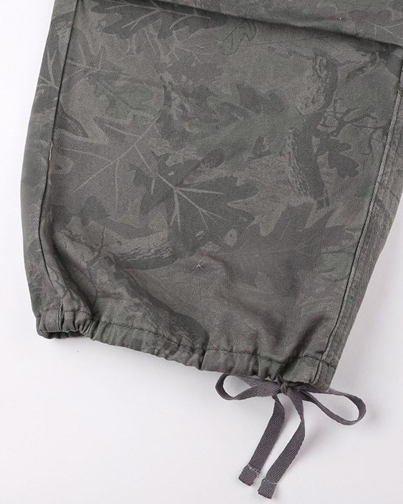 Effortlessly Elegant Pants with a Timeless Design