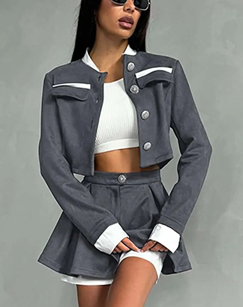 Effortlessly Elegant Garment with a Timeless Design