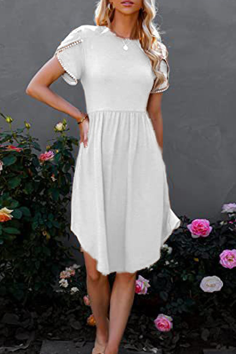 Beautifully Crafted Dress in a Classic Style
