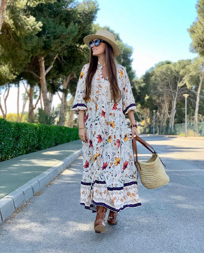 Classic Vintage Dress with a Flattering Fit