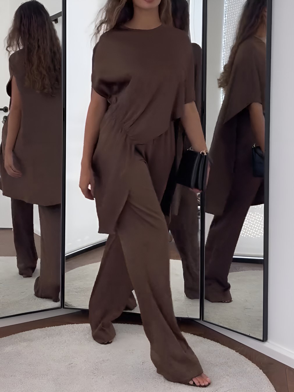 Well Tailored Pants with a Graceful Silhouette