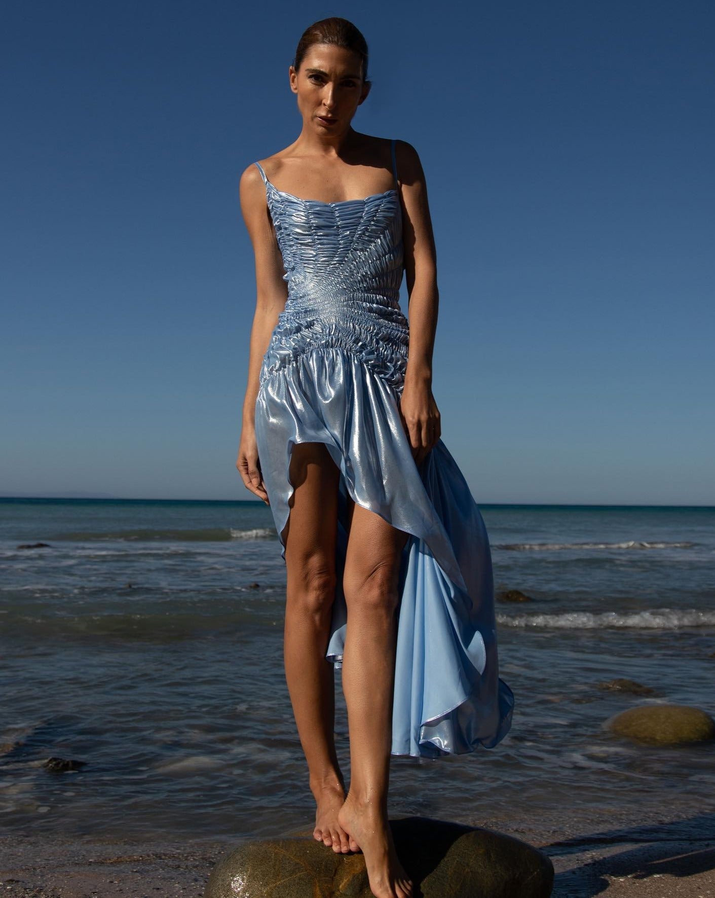 Well Tailored Dress with a Graceful Silhouette