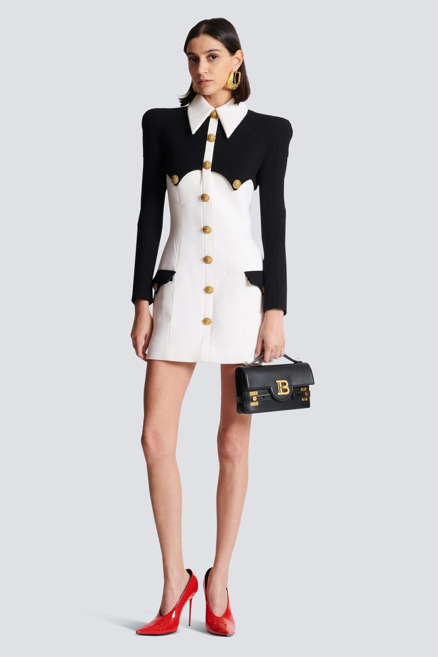 Well Tailored Dress with a Graceful Silhouette