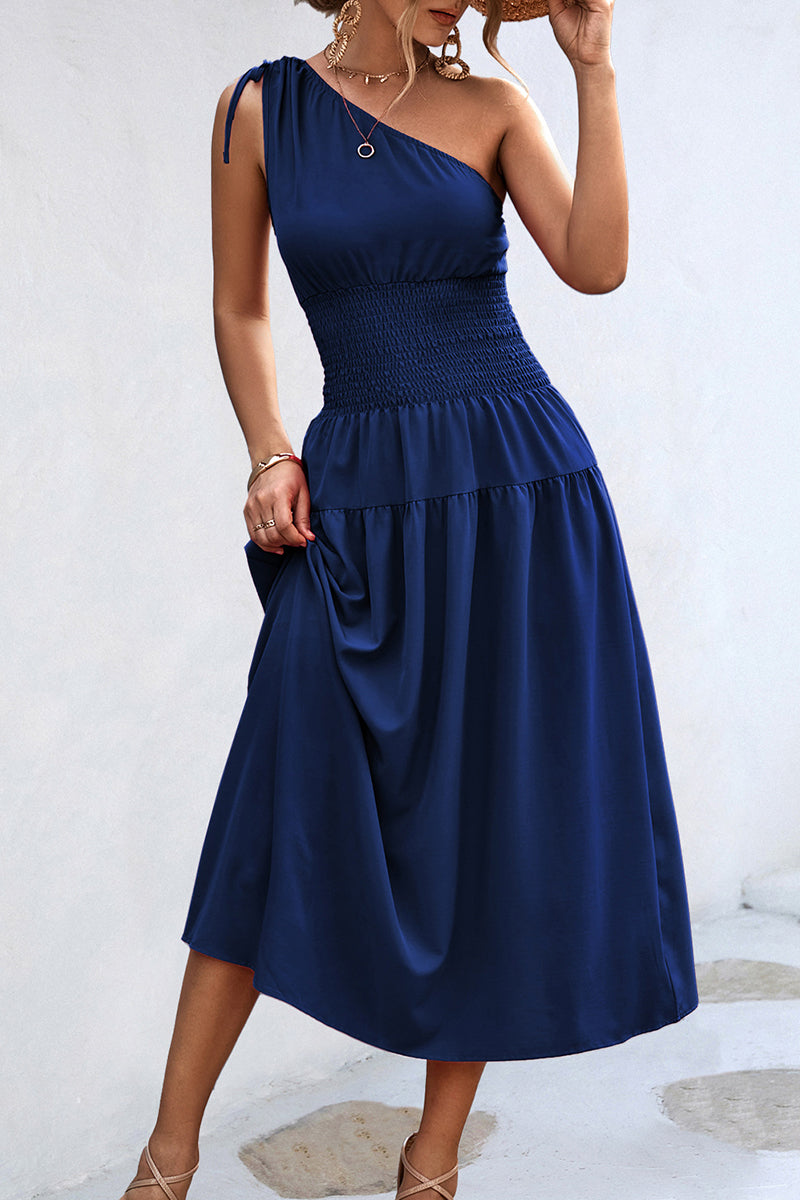 Well Tailored Dress with a Graceful Silhouette