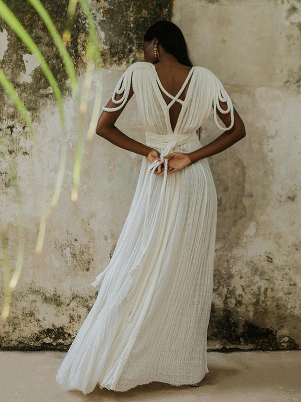 Beautifully Finished Dress in a Timeless Design