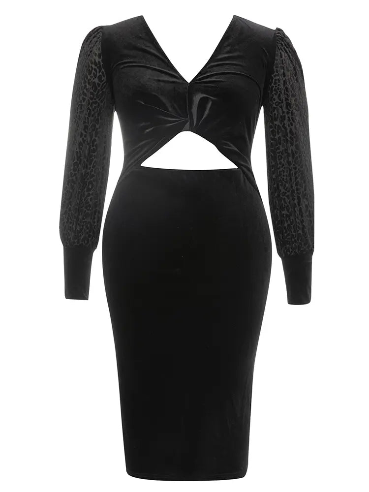 Beautifully Finished Dress in a Timeless Design