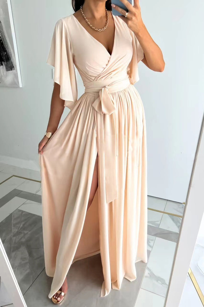 Effortlessly Elegant Dress with a Timeless Design