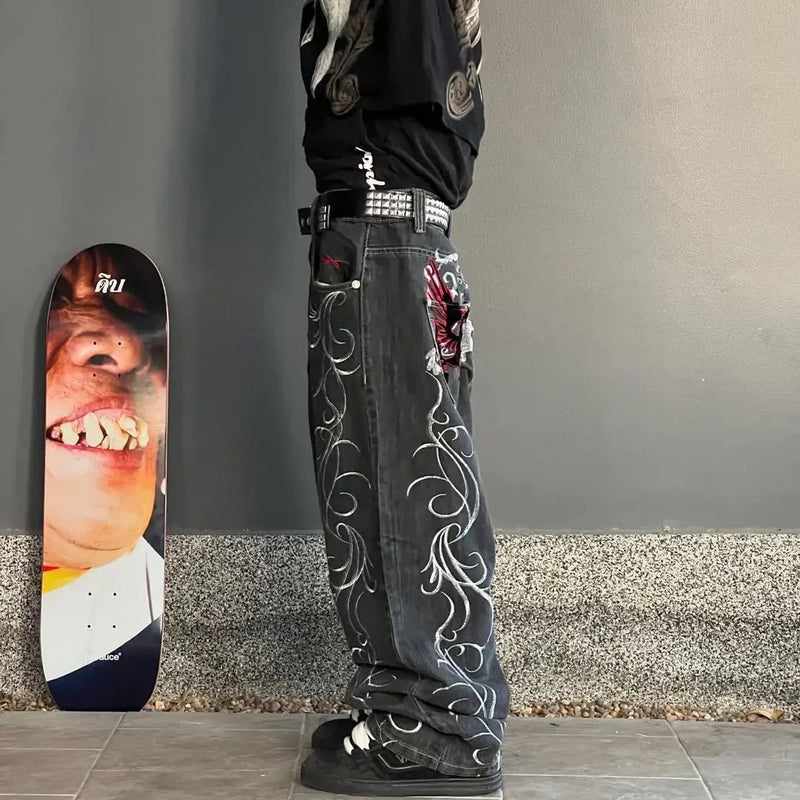Well Tailored Pants with a Graceful Silhouette