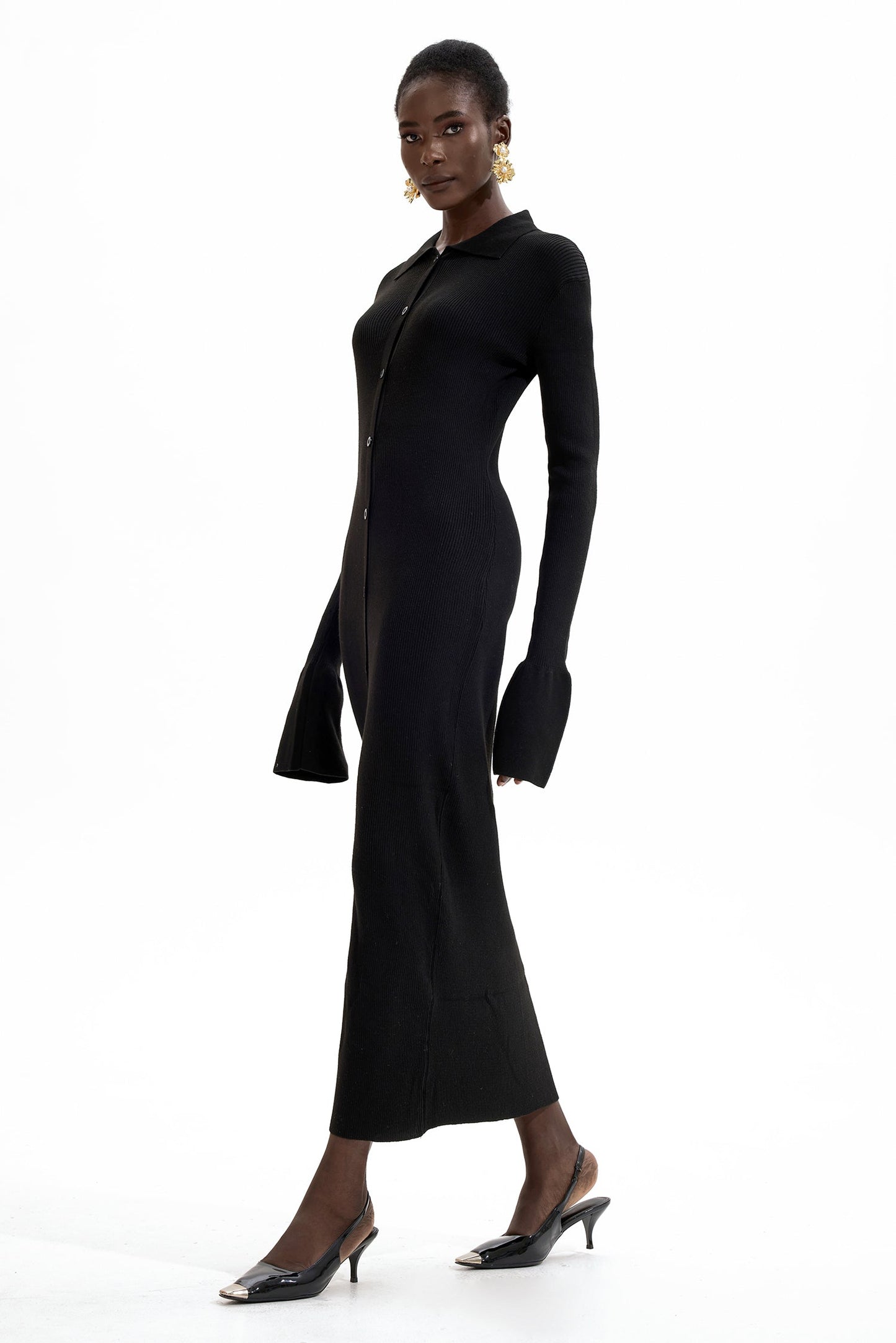 Well Tailored Dress with a Graceful Silhouette