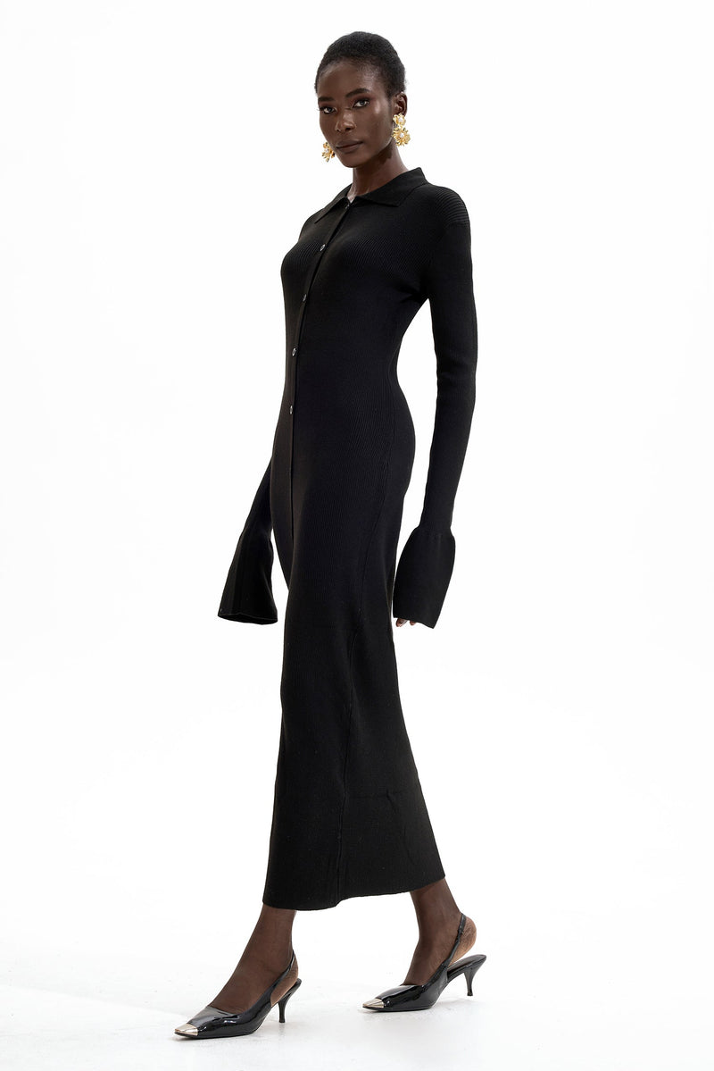 Well Tailored Dress with a Graceful Silhouette