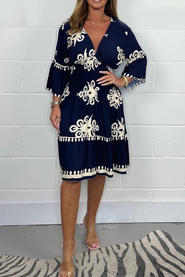 Effortlessly Elegant Dress with a Timeless Design