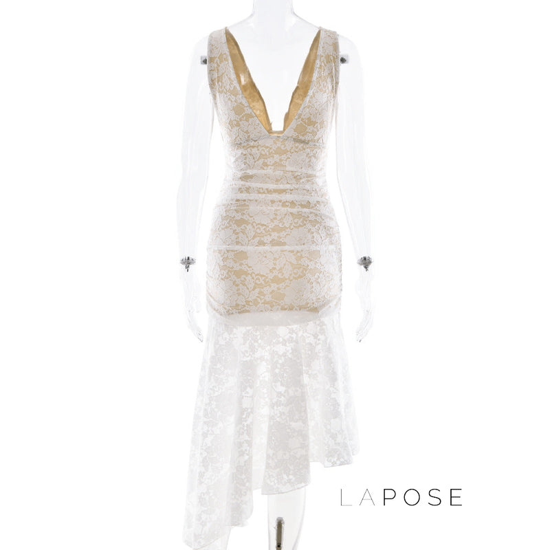 Well Tailored Dress with a Graceful Silhouette