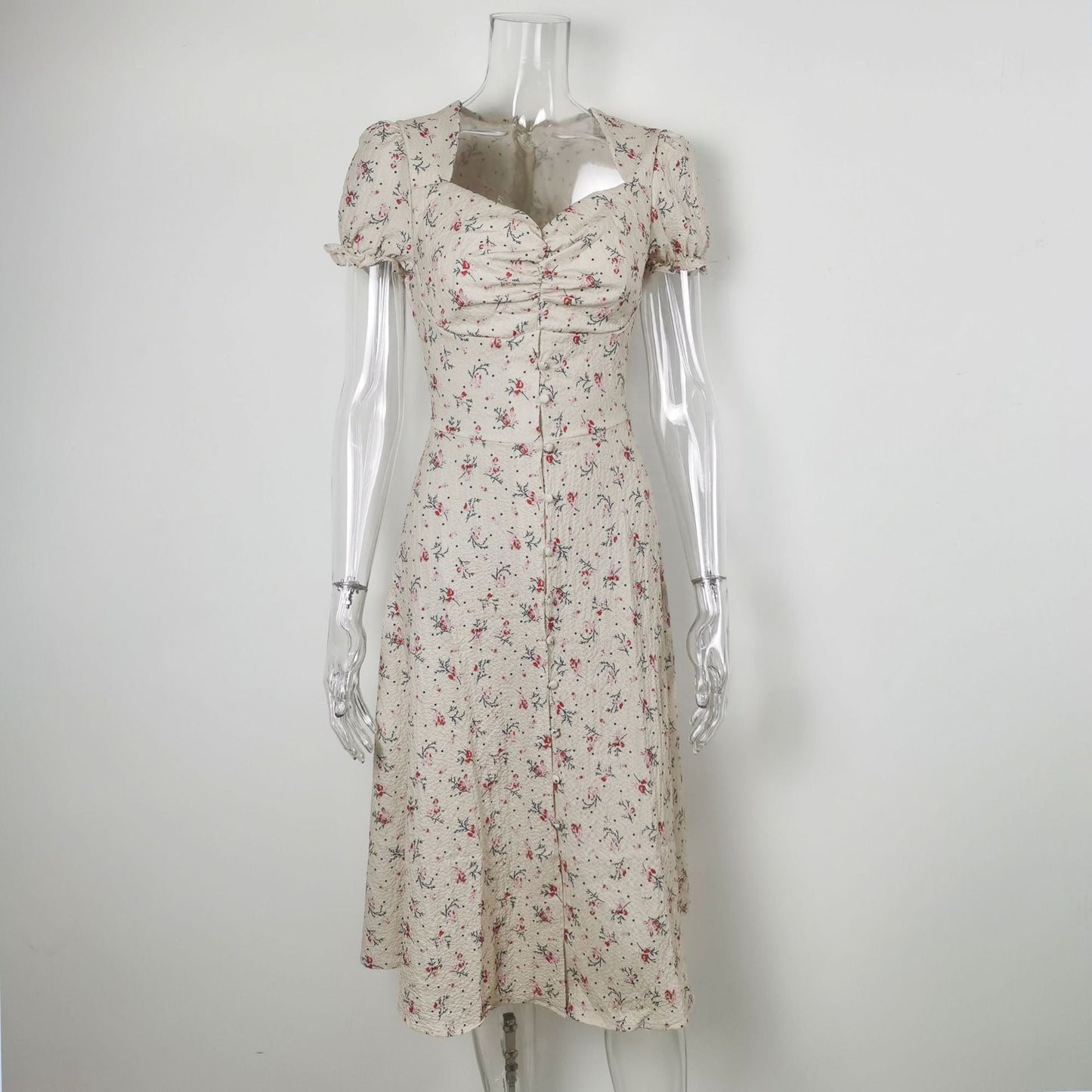 Well Tailored Dress with a Graceful Silhouette