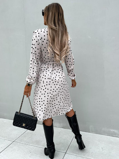 Effortlessly Elegant Dress with a Timeless Design