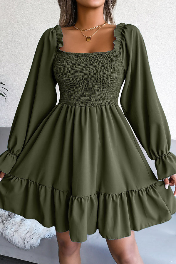Beautifully Finished Dress in a Timeless Design