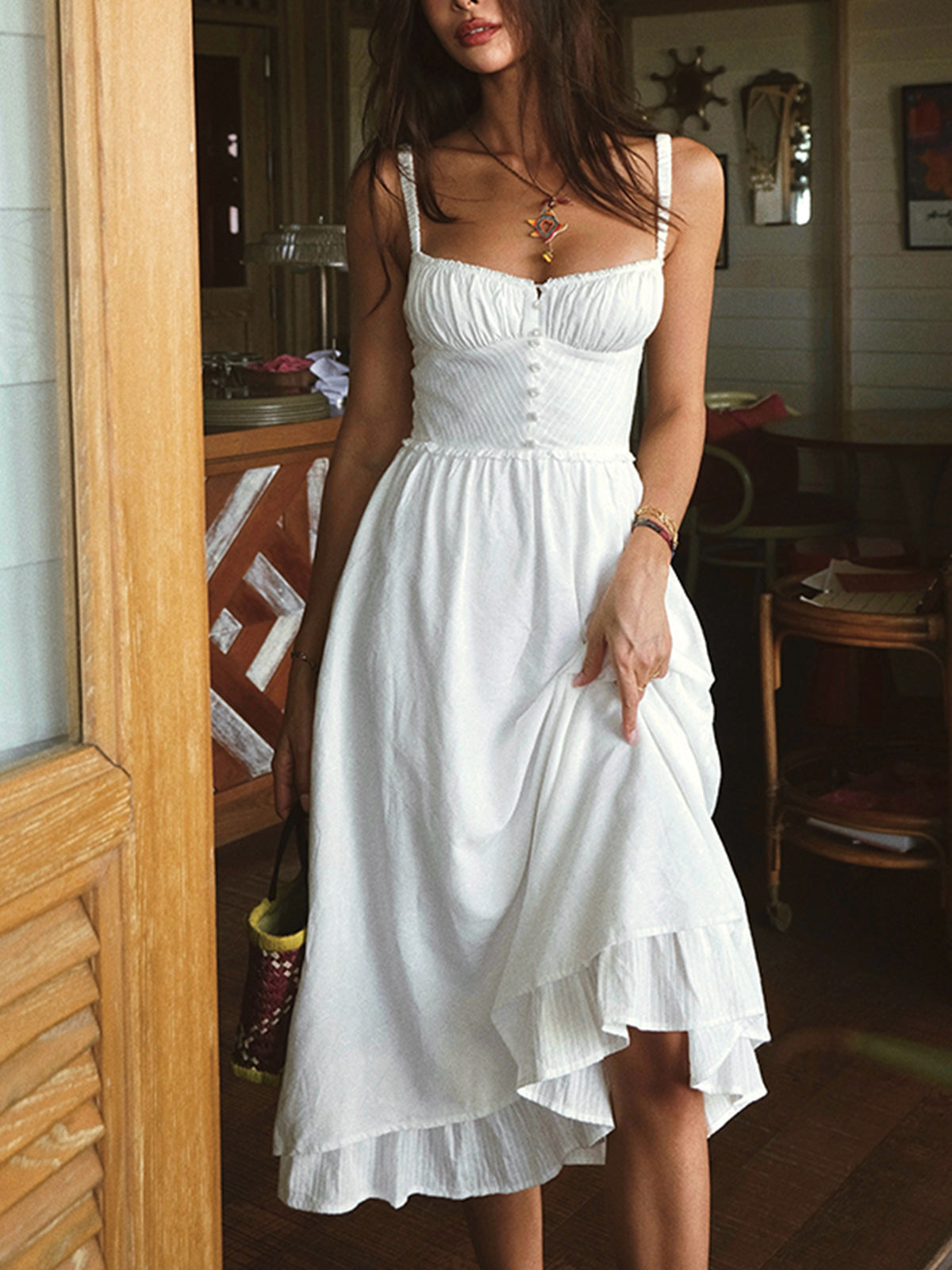 Well Tailored Dress with a Graceful Silhouette