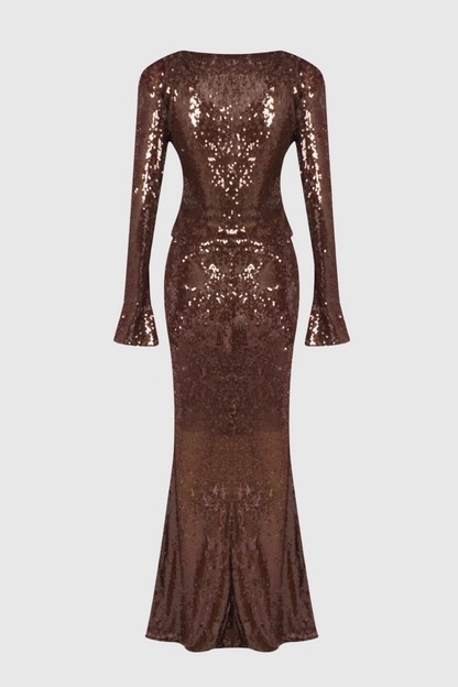 Well Tailored Garment with a Graceful Silhouette