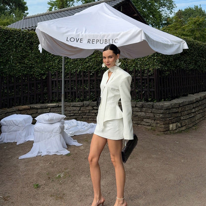 Gracefully Styled Jacket for Any Occasion