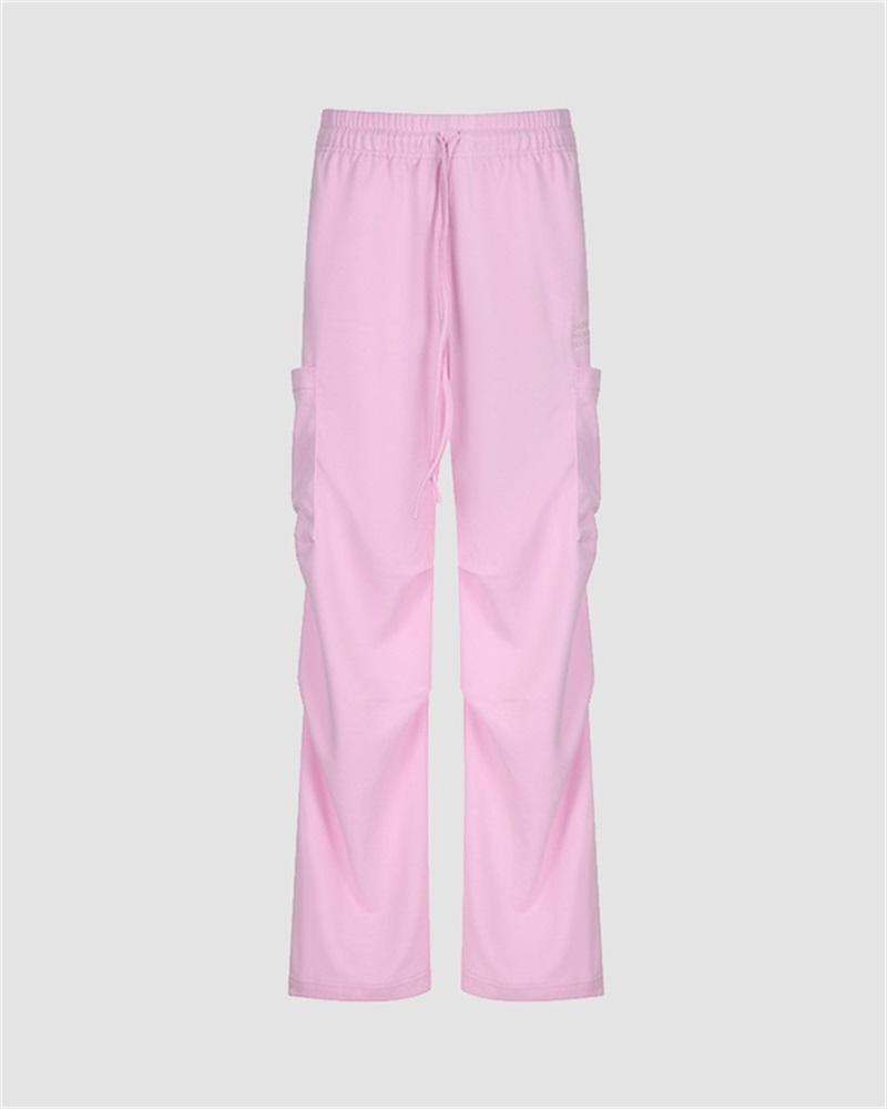 Effortlessly Elegant Pants with a Timeless Design