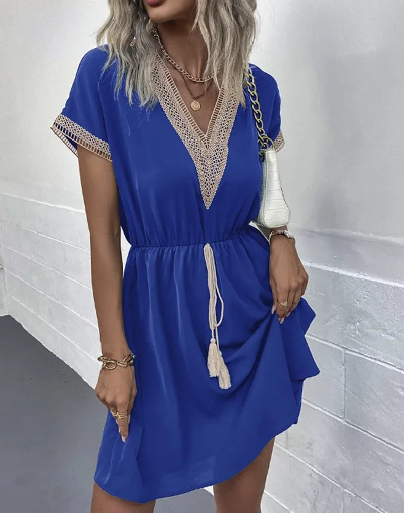 Effortlessly Elegant Dress with a Timeless Design