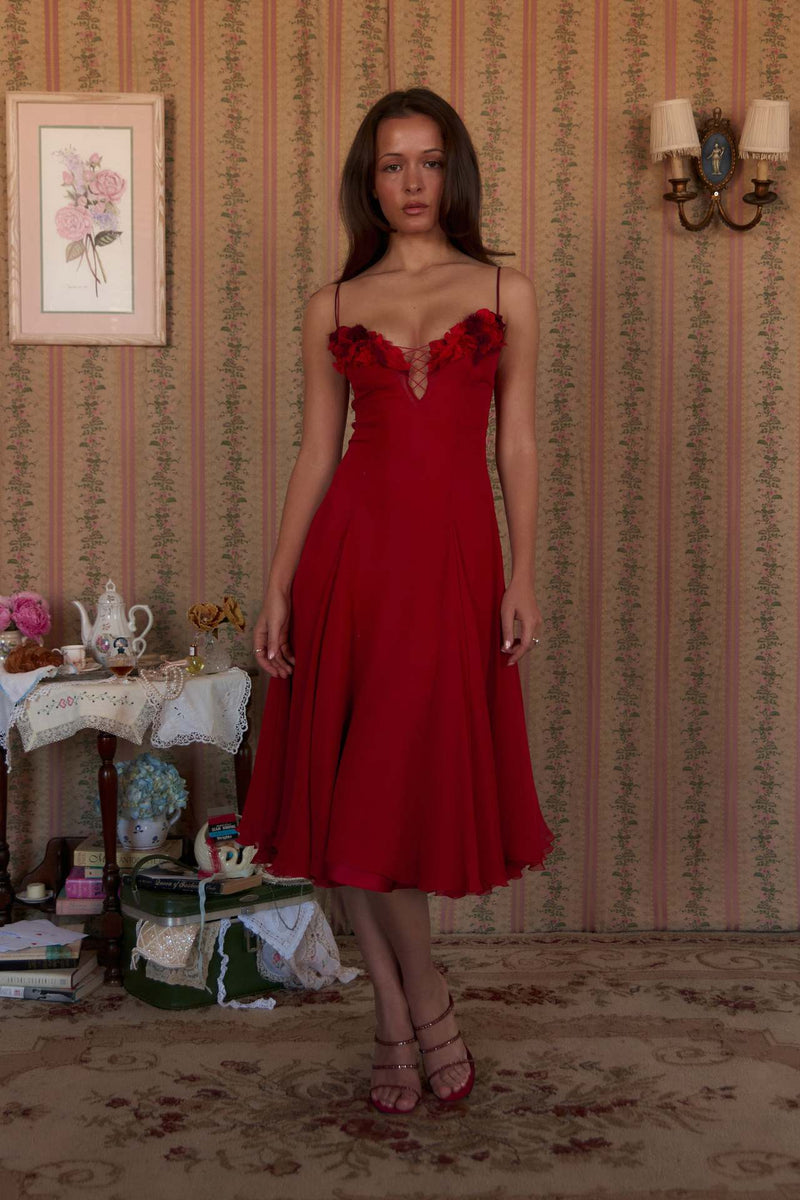 Beautifully Crafted Dress in a Classic Style