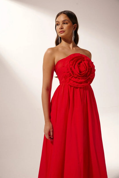 Effortlessly Elegant Dress with a Timeless Design