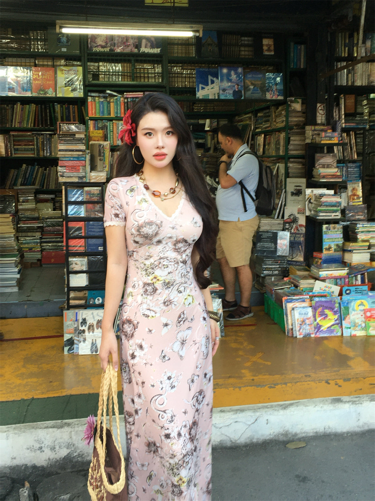 Well Tailored Dress with a Graceful Silhouette