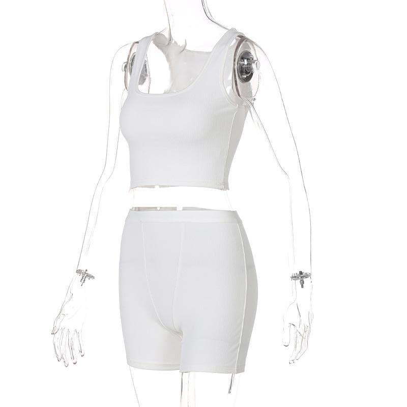 Well Tailored Garment with a Graceful Silhouette