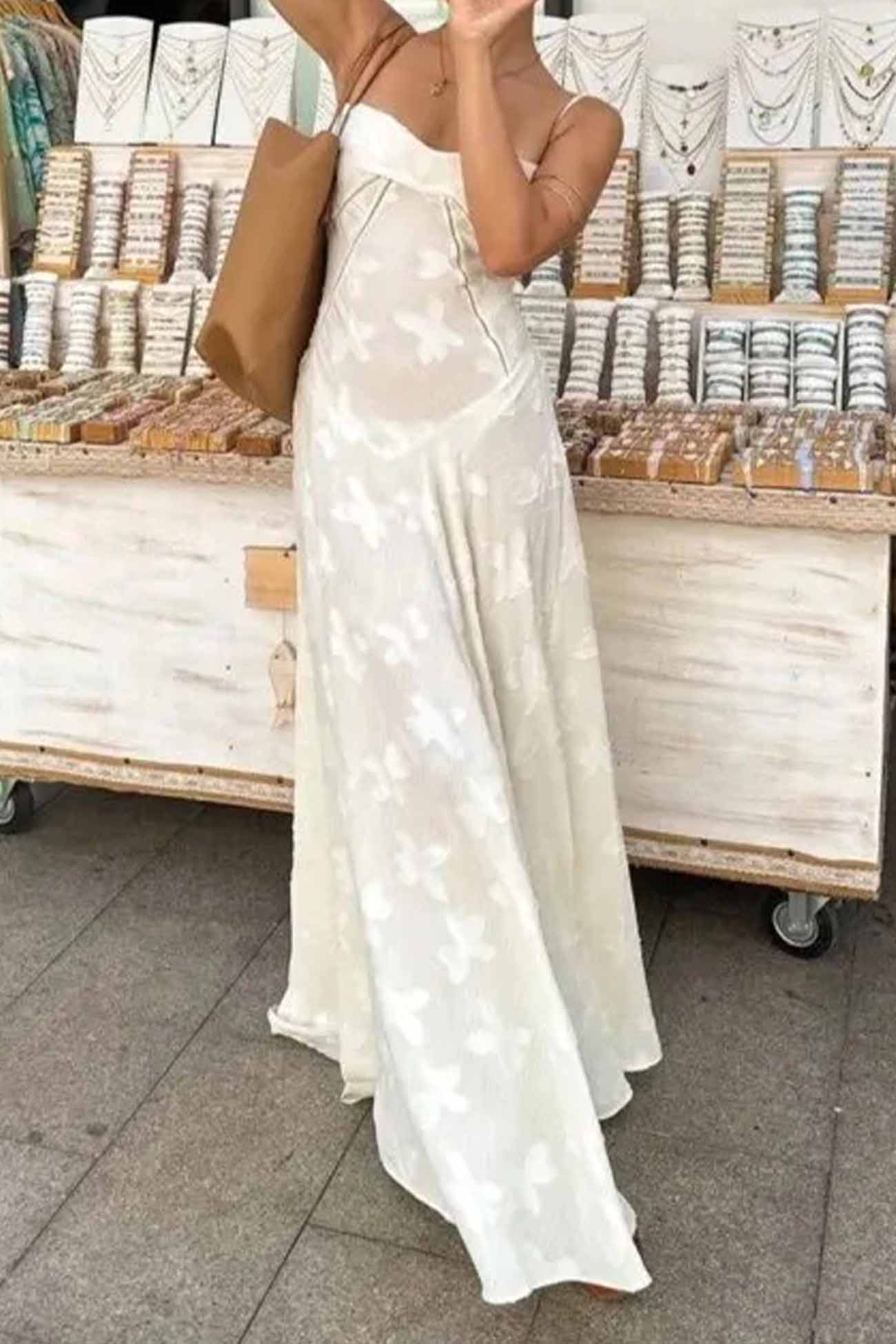 Beautifully Crafted Dress in a Classic Style