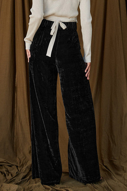 Well Tailored Pants with a Graceful Silhouette