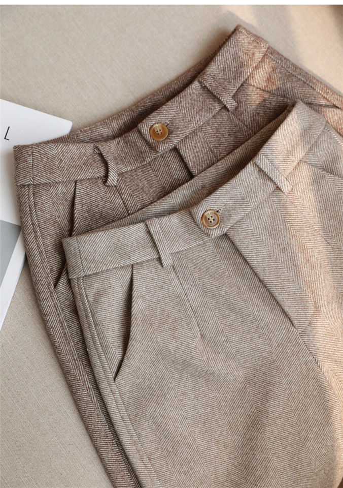 Well Tailored Pants with a Graceful Silhouette