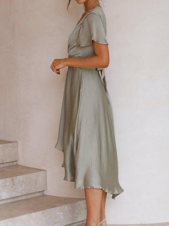 Sophisticated Dress with a Clean Classic Look