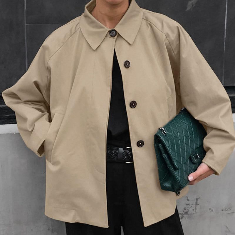 Well Tailored Jacket with a Graceful Silhouette